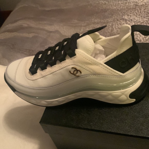 Never worn white 100 percent authentic Chanel sneakers - Picture 7 of 10